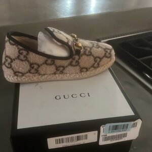 NEW Gucci horsebit covered wool loafer. Size 37